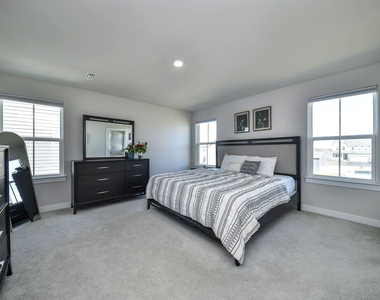328 Carole Street - Photo Thumbnail 10