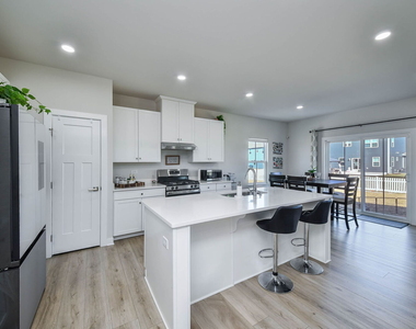 328 Carole Street - Photo Thumbnail 2