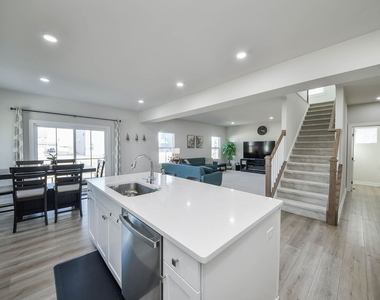 328 Carole Street - Photo Thumbnail 1