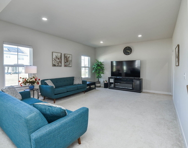 328 Carole Street - Photo Thumbnail 4
