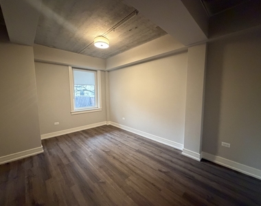 952 W Carmen Avenue - Photo Thumbnail 14