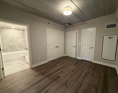 952 W Carmen Avenue - Photo Thumbnail 18