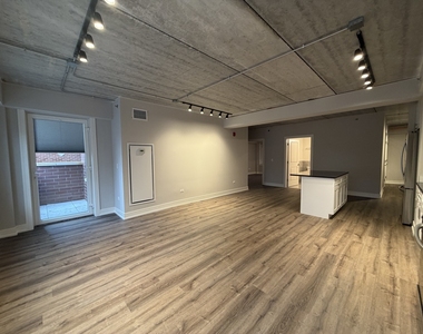 952 W Carmen Avenue - Photo Thumbnail 5