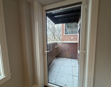 952 W Carmen Avenue - Photo Thumbnail 15