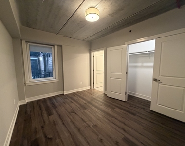 952 W Carmen Avenue - Photo Thumbnail 10