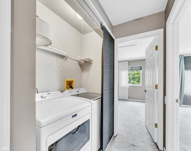 436 Yorktown Court - Photo Thumbnail 8