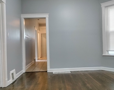 6719 S Sangamon Street - Photo Thumbnail 5