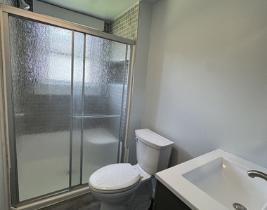720 E 14th Street - Photo Thumbnail 3