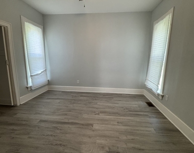 720 E 14th Street - Photo Thumbnail 4