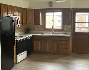 850 S Hillside Avenue - Photo Thumbnail 5