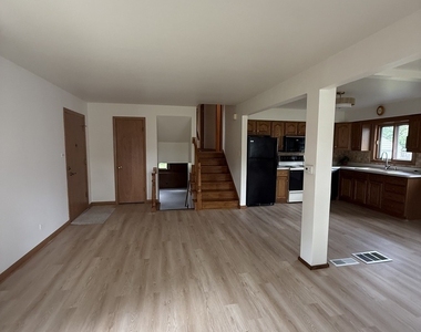 850 S Hillside Avenue - Photo Thumbnail 2