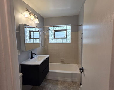 13810 S La Salle Street - Photo Thumbnail 5