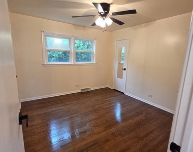 13810 S La Salle Street - Photo Thumbnail 4