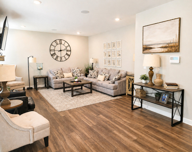 32000 Savannah Drive - Photo Thumbnail 4