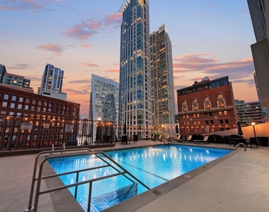111 E Chestnut Street - Photo Thumbnail 20