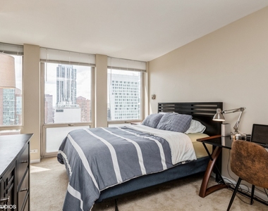 111 E Chestnut Street - Photo Thumbnail 8
