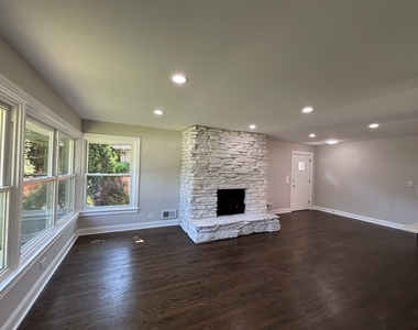 2036 Lake Avenue - Photo Thumbnail 2