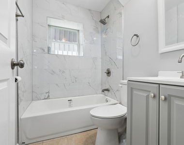 1404 S Hamlin Avenue - Photo Thumbnail 8