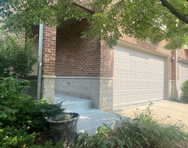 1501 Stonegate Manor - Photo Thumbnail 1