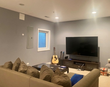 1501 Stonegate Manor - Photo Thumbnail 12