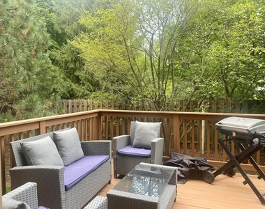 1501 Stonegate Manor - Photo Thumbnail 7
