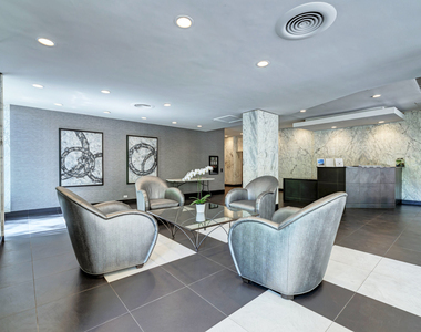 222 E Pearson Street - Photo Thumbnail 7