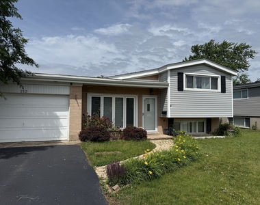 212 Valerie Court - Photo Thumbnail 2