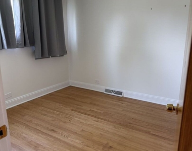 212 Valerie Court - Photo Thumbnail 21