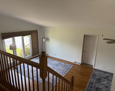 212 Valerie Court - Photo Thumbnail 7