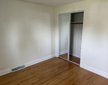 212 Valerie Court - Photo Thumbnail 22