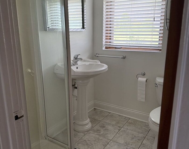 212 Valerie Court - Photo Thumbnail 17