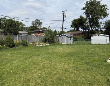 212 Valerie Court - Photo Thumbnail 28