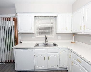 6024 Aspen Lane - Photo Thumbnail 9