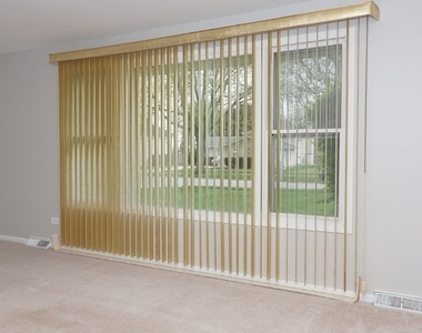 6024 Aspen Lane - Photo Thumbnail 4
