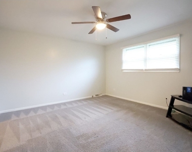 6024 Aspen Lane - Photo Thumbnail 17