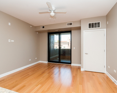 451 W Huron Street - Photo Thumbnail 8