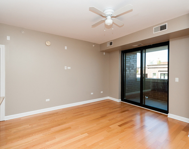 451 W Huron Street - Photo Thumbnail 6