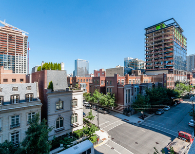 451 W Huron Street - Photo Thumbnail 20