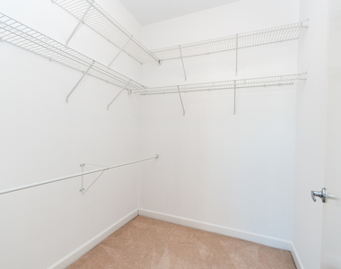451 W Huron Street - Photo Thumbnail 16