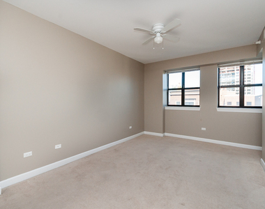 451 W Huron Street - Photo Thumbnail 13