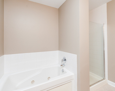 451 W Huron Street - Photo Thumbnail 11