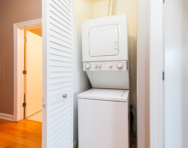451 W Huron Street - Photo Thumbnail 15
