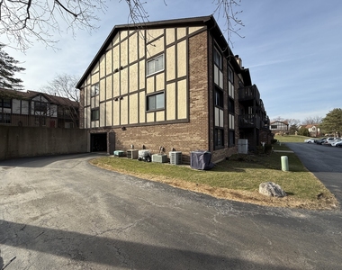 259 Stoneybrook Lane - Photo Thumbnail 16