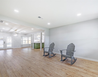 8518 Cedel Dr - Photo Thumbnail 4