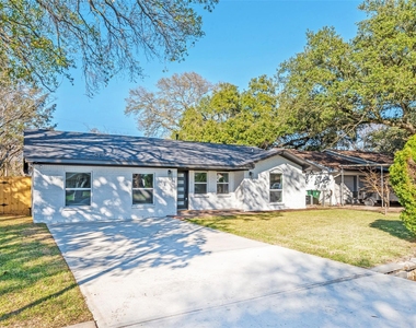 8518 Cedel Dr - Photo Thumbnail 2