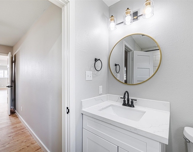 8518 Cedel Dr - Photo Thumbnail 23