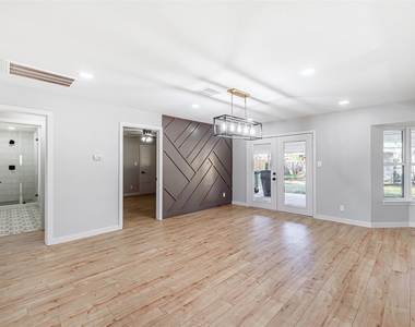 8518 Cedel Dr - Photo Thumbnail 7