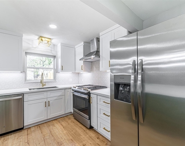 8518 Cedel Dr - Photo Thumbnail 15