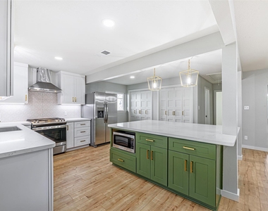 8518 Cedel Dr - Photo Thumbnail 10