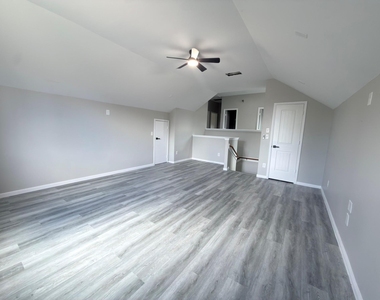 9413 Savannah Holly Drive - Photo Thumbnail 7